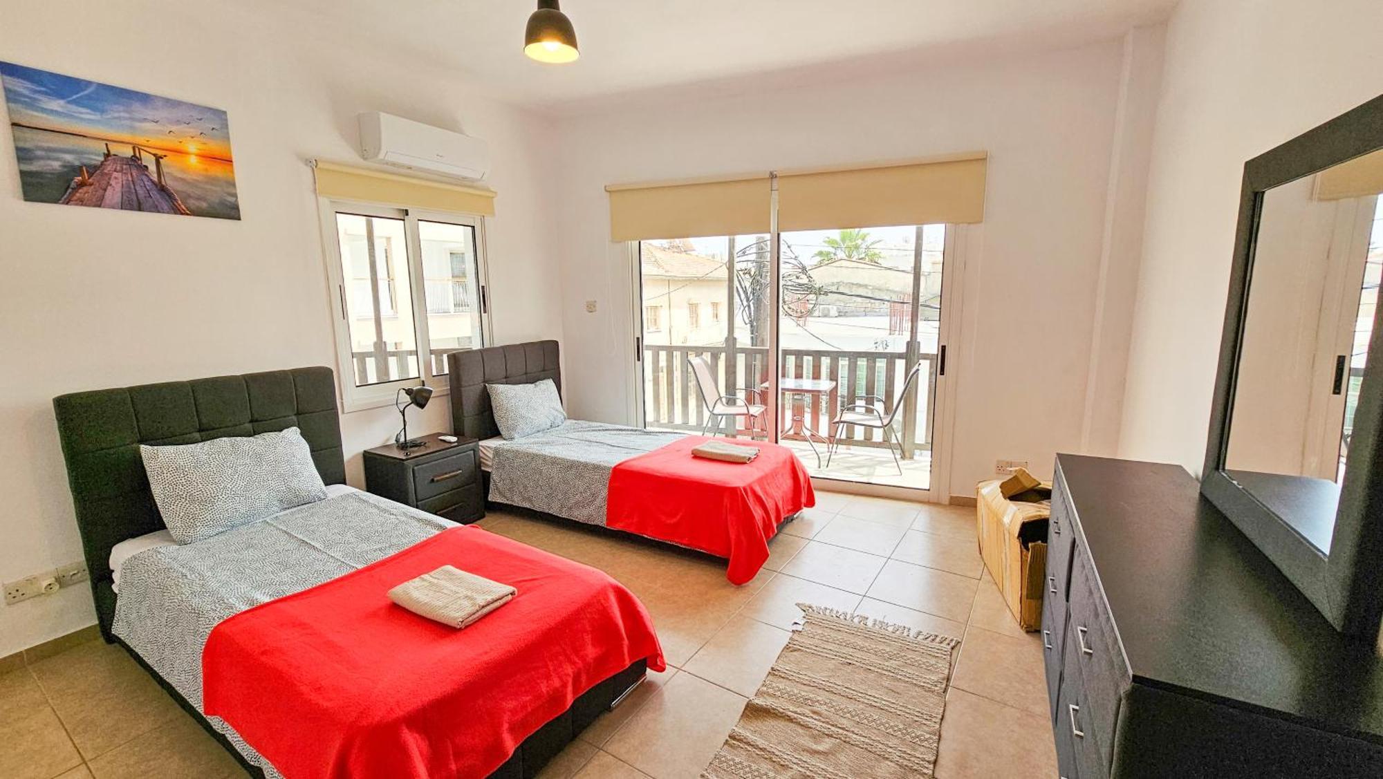 Sky Line City Apartment, 150M From Chabad Lubavitch Larnaca Extérieur photo